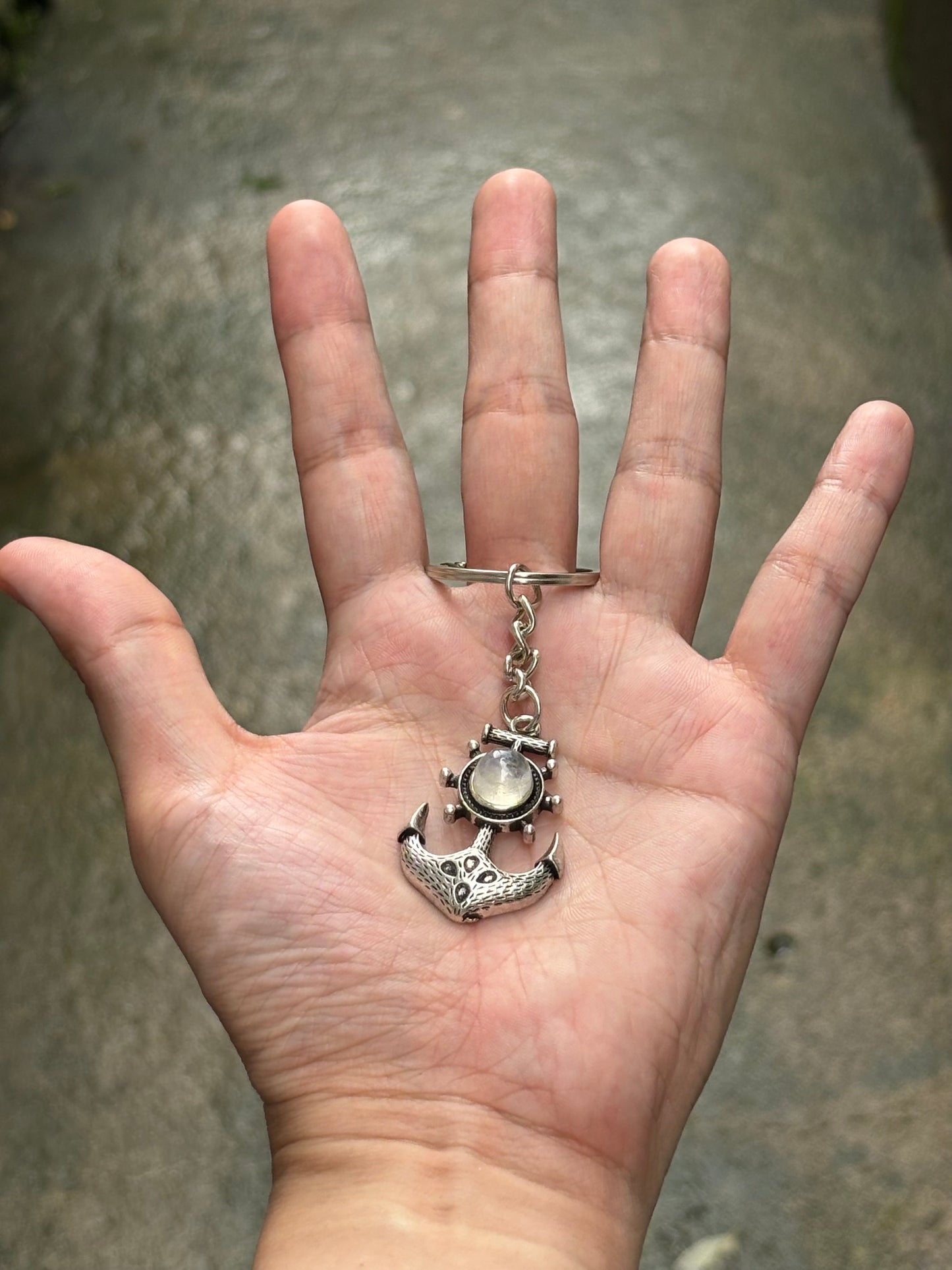 ANCHOR KEYCHAIN WITH MOONSTONE