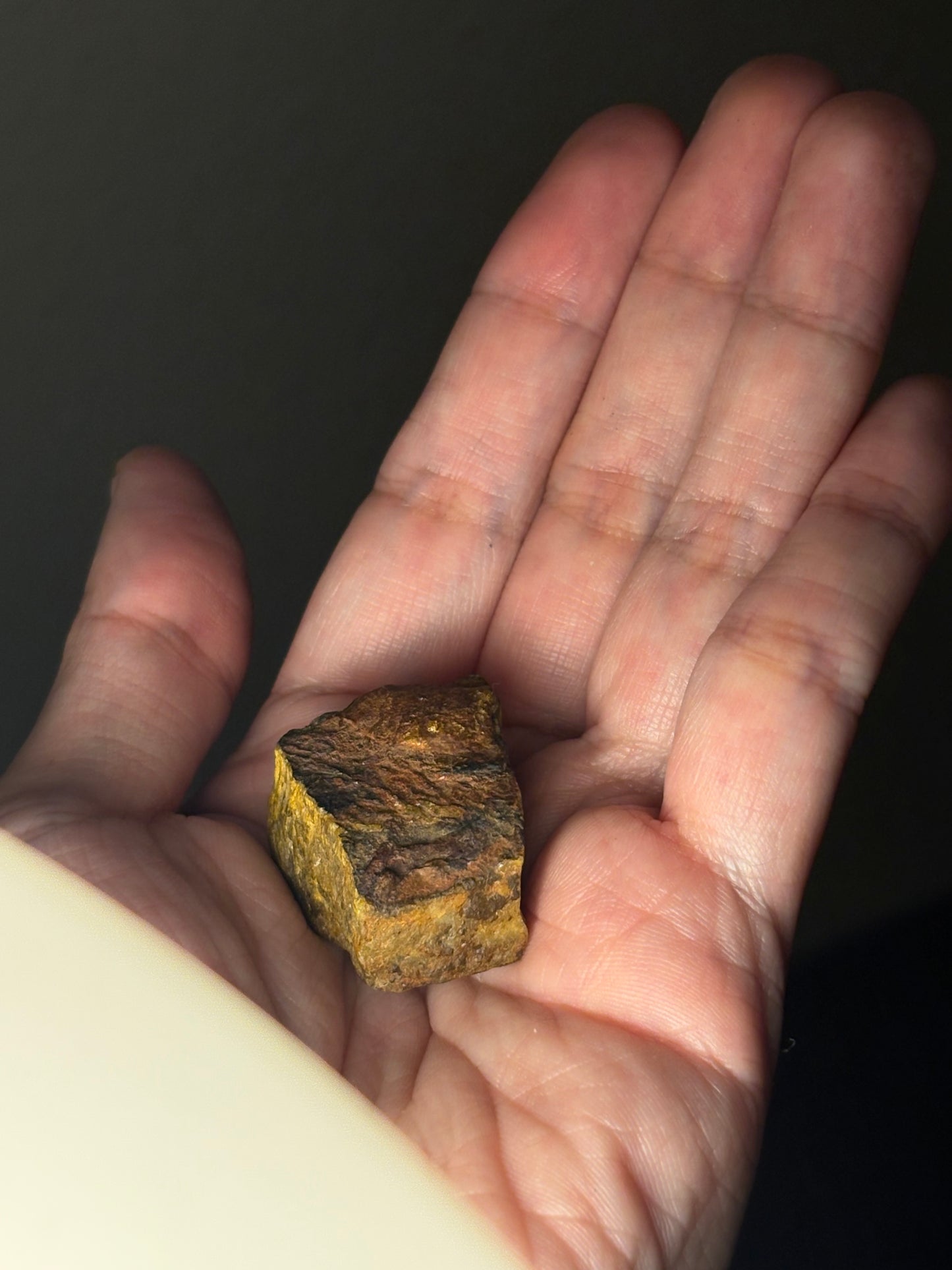 TIGERS EYE RAW STONE CRYSTAL