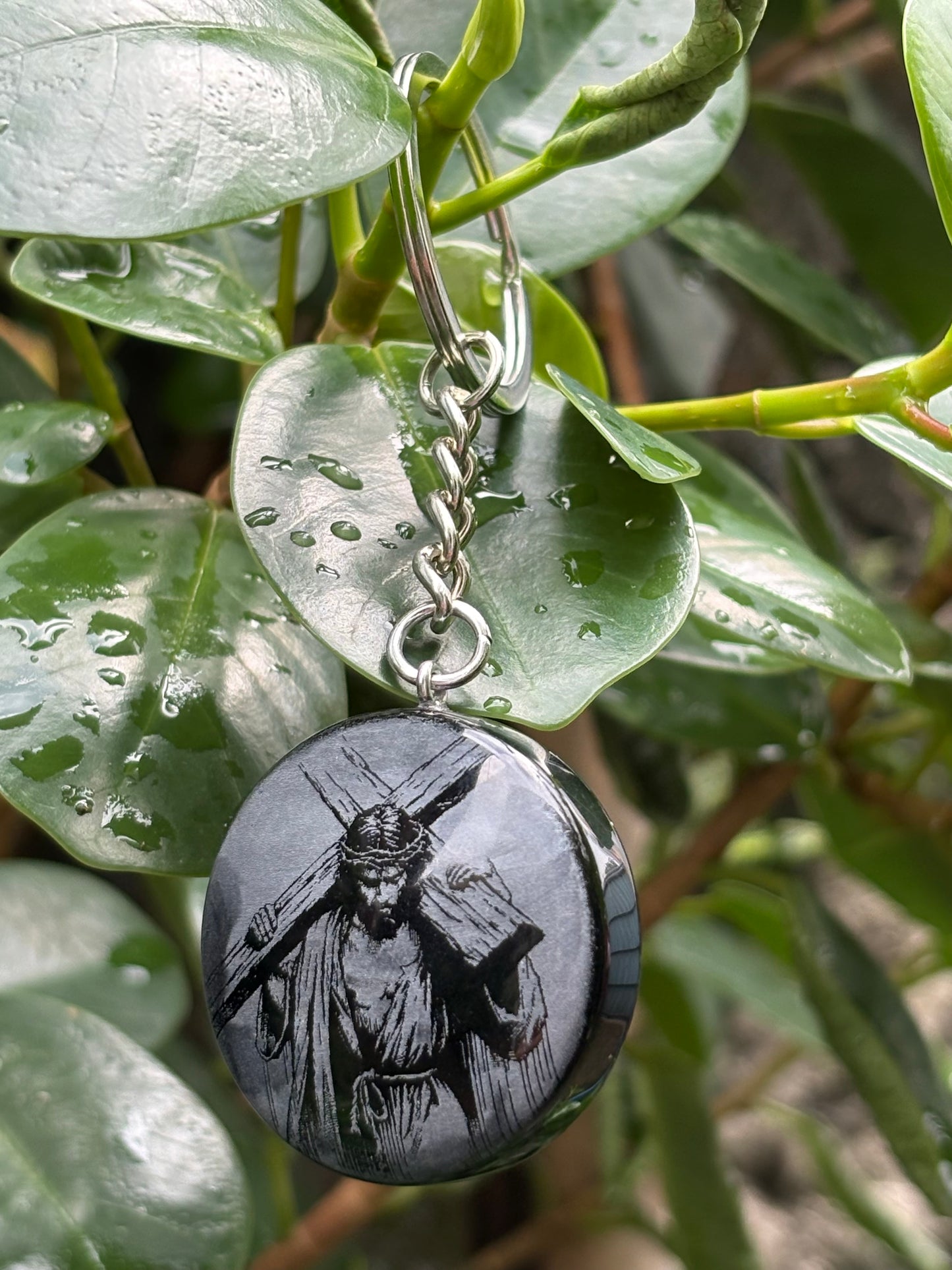 BLACK OBSIDIAN WITH JESUS CHRIST IMAGE KEYCHAIN
